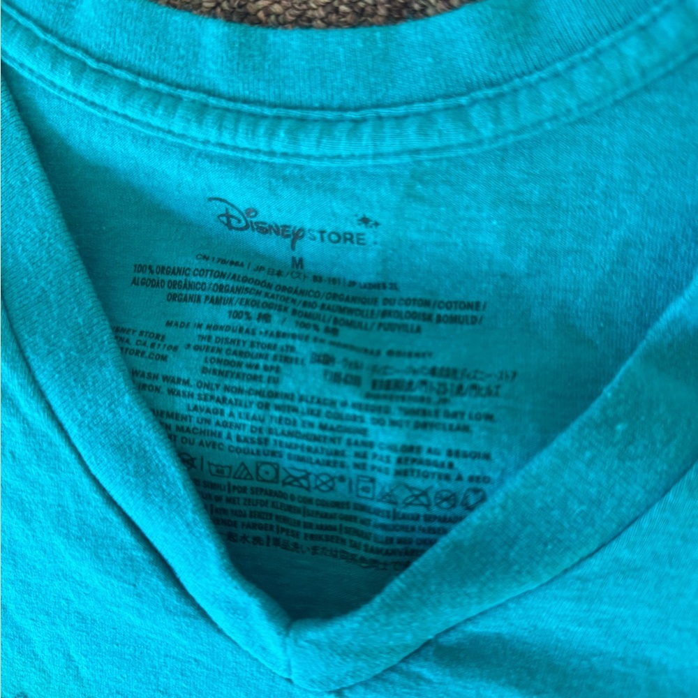 Disney Store Winnie the Pooh V Neck Tshirt - Women’s Medium - Picture 4 of 6